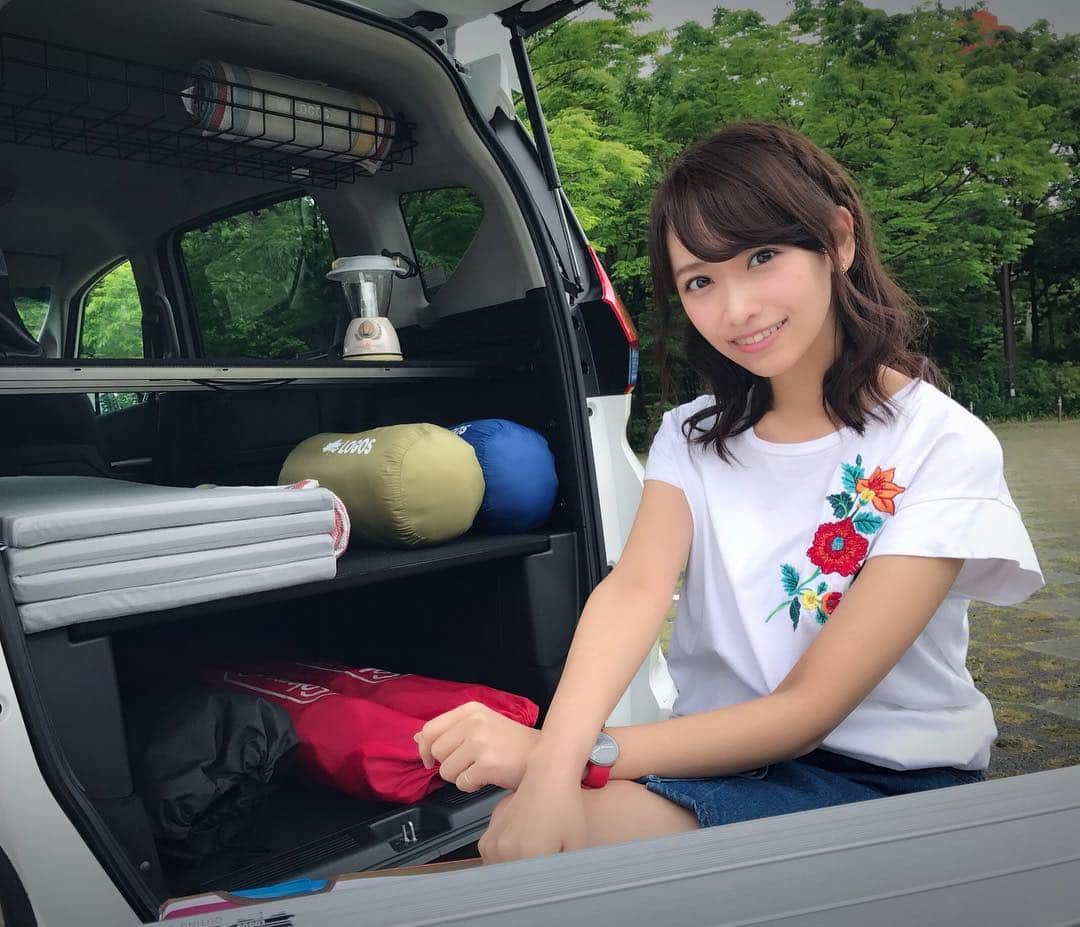 のインスタグラム：「キャンパーで車中泊とかしてみたい♪ 5月31日発売 モーターファン別冊『簡易キャンパーのすべてNO.2』checkしてねんっ♡ #撮影 #shooting #motorfan #camper #campingcar #モーターファン #キャンパー #キャンピングカー #車中泊 #たのしそう♪」