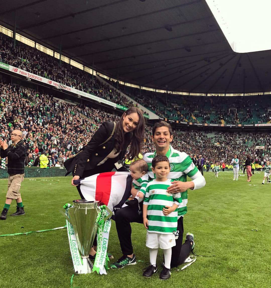 クリスチャン・ガンボアのインスタグラム：「Campeones 🙌🏽🙌🏽🍀🍀」