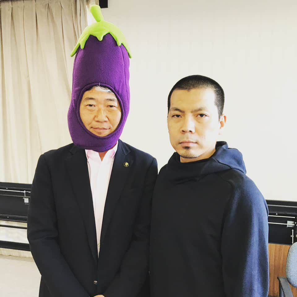 川原克己 さんのインスタグラム写真 - (川原克己 Instagram)「吹田市長 （ジャルジャル後藤さんの父） 市長で息子がジャルジャルってどんな親子やねん #マシンガンマウスプラス #余白LOVE」5月21日 18時59分 - tenjikunezumikawahara