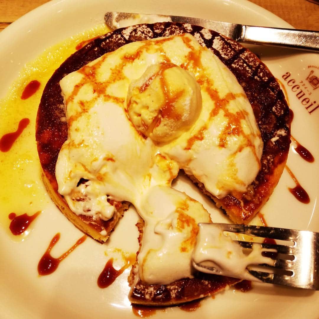 白川花凛さんのインスタグラム写真 - (白川花凛Instagram)「でっかいはんぺんパンケーキ  https://cafesnap.me/p/98219」5月22日 8時41分 - shirakawakarin