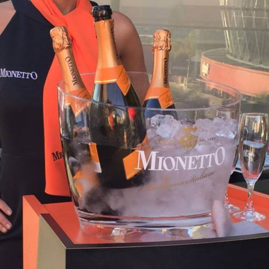 M I O N E T T Oのインスタグラム：「Always #mionetto #prosecco」