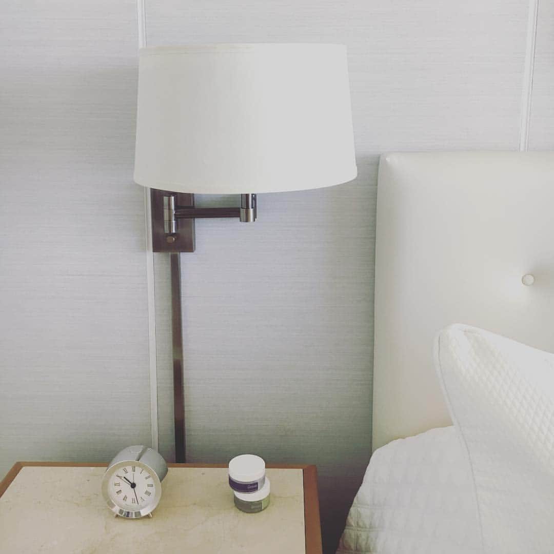 工藤まやさんのインスタグラム写真 - (工藤まやInstagram)「色々な白で出来ているハレクラニのお部屋。#hawaii #halekulani #instadaily #hotel #room #lotsofwhite」5月22日 12時41分 - mayahawaii325