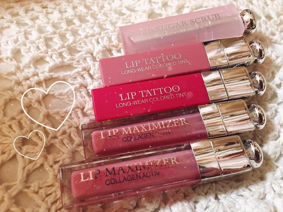 杜このみのインスタグラム：「奇跡的に全色再入荷してて 欲しかった色2色ともGETできた♡ いつも使ってるマキシマイザーは限定色が可愛すぎて二個買い…♡笑 久しぶりに欲しかった物が買えて良いお買い物でした♡ #dior#ディオールアディクトリップティント#dioraddict#761ナチュラルチェリー#351ナチュラルヌード#ティント#マキシマイザー限定色」