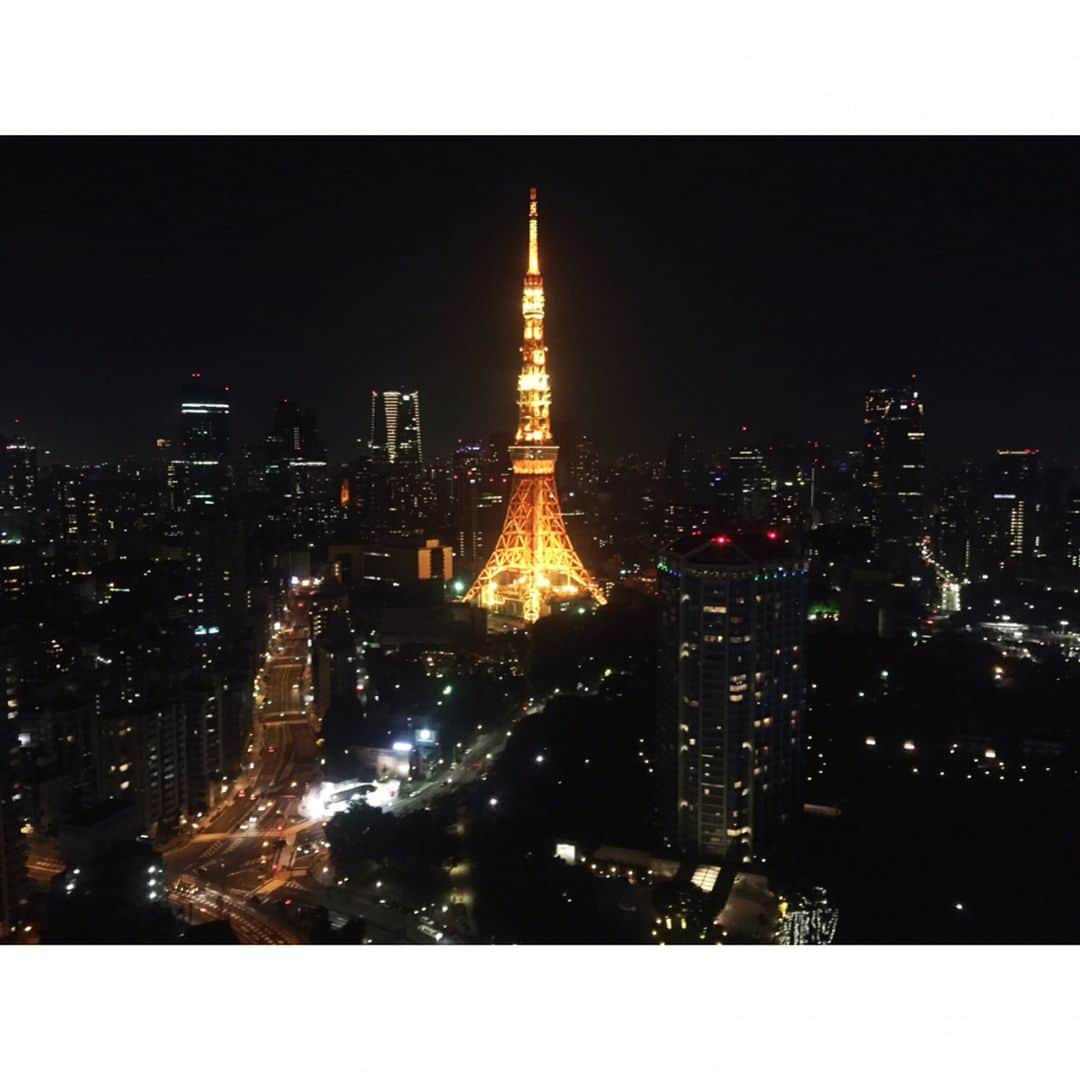 岡嶋かな多さんのインスタグラム写真 - (岡嶋かな多Instagram)「TOKYO NIGHT . #tokyotower #skyscraper #midnight #sky #view #tokyo #japan」5月23日 4時18分 - kanataokajima