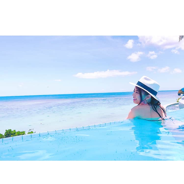 西村まどかさんのインスタグラム写真 - (西村まどかInstagram)「#海シリーズ 🐳🐬🐋 . この青のコントラストきれーすぎて心が浄化された気分✨笑 よく写真で見てた所に自分が居るの実感なかったな～笑 . . #beach#pool#guam#sunset#sky#sea#beachgirl#blue#skyblue#hotel#refresh#goodlife#beautifulview#iphonecamera#smile#instagood#joy#trip#travel#followme#me#ハイネックビキニ#水着#旅行#グアム#海#空#青 💙#西村まどか」6月6日 15時58分 - madoka_nsmr