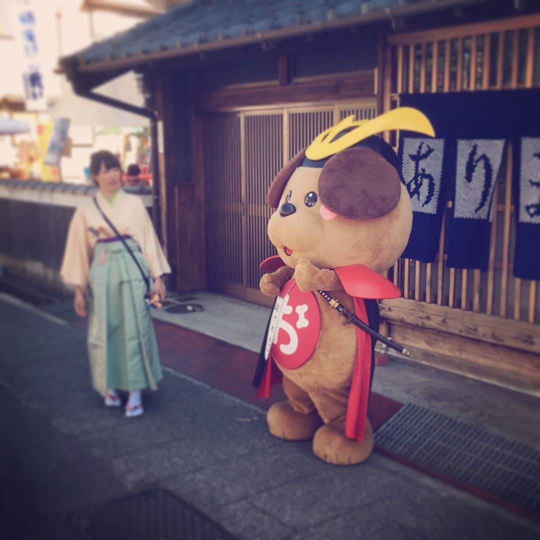 吉川友真さんのインスタグラム写真 - (吉川友真Instagram)「有松絞りまつりでの戦利品👕  #japanesekimono  #japan #kimono  #traditional #festival #有松絞り #鳴海絞り #有松絞りまつり  #絞り #着物 #浴衣 #絞りのシャツ と #東海道が絞りで描かれたTシャツ #購入しました #この歳になると何か意味のある物を身に付けようと思うようになるね #地元を大切にしよう #おけわんこ  #この日はタイフェスも行ったから祭りまつりやったね #トゥクトゥク見ると拓さん思い出すなー #土田拓海 #トゥクトゥクのネックレス #明日フォーチュンラジオ担当です #ココラスタジオでお待ちしております #FM豊橋専用アプリから聴けます」6月6日 16時42分 - yuma_yoshikawa_