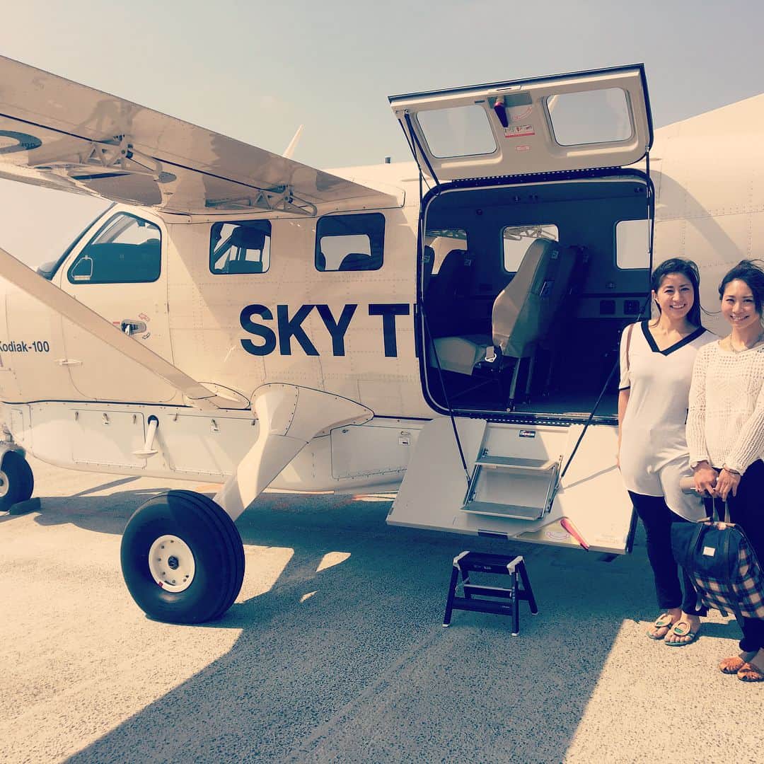 藤森由香さんのインスタグラム写真 - (藤森由香Instagram)「Going to Hachijyojima island by private jet with @tomoka_takeuchi 🛩woot woot!!!!! I'm so excited!!! #ホンダエアポート#skytrek #skyisthelimit」5月23日 9時54分 - yukafujiforest