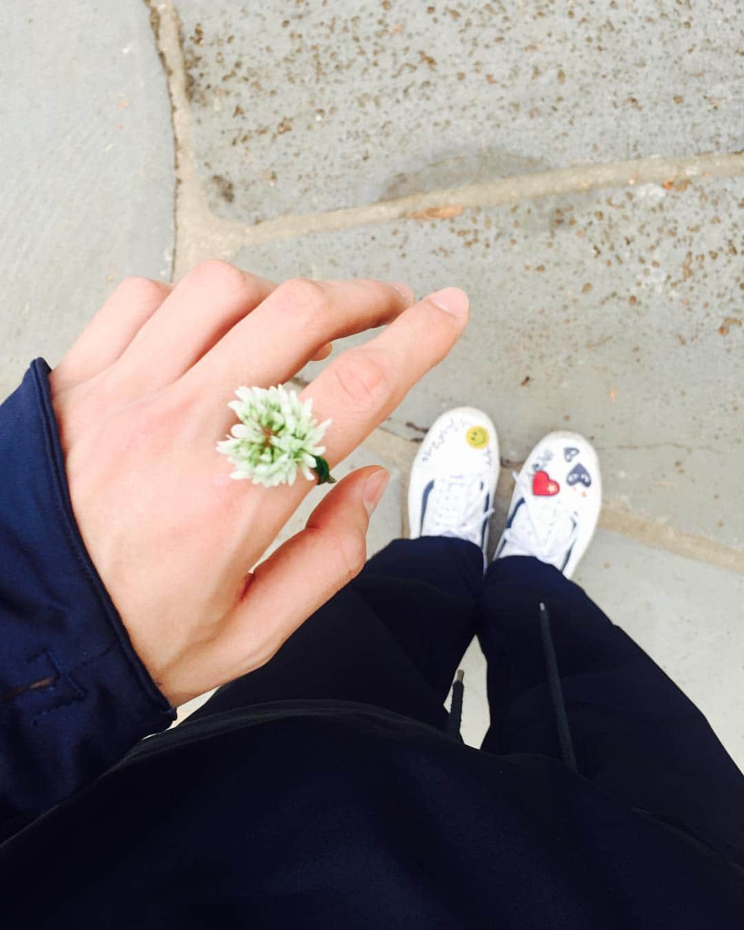 イ・ヒョヌのインスタグラム：「🌷💍」