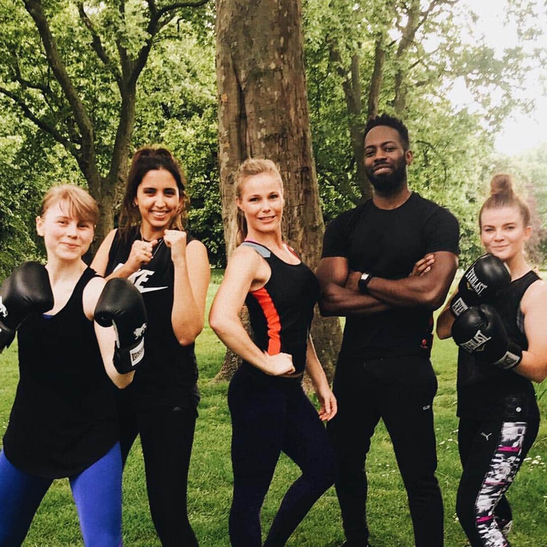 ELLE UKさんのインスタグラム写真 - (ELLE UKInstagram)「Fighting fit for our Wednesday workout with Juli Mey (@bodyandsoul_lifestyle) and Linvell Christian (@combo_nation.uk) – both are trainers for Trube App (@trubeapp) which is like Uber for PTs and can match your fitness needs with the right trainer at the most convenient location. We did a combined session of boxing and HIIT and would give it 5 stars!⠀ (📷: @omalley_katie)⠀ #ELLEfit」5月25日 3時42分 - elleuk