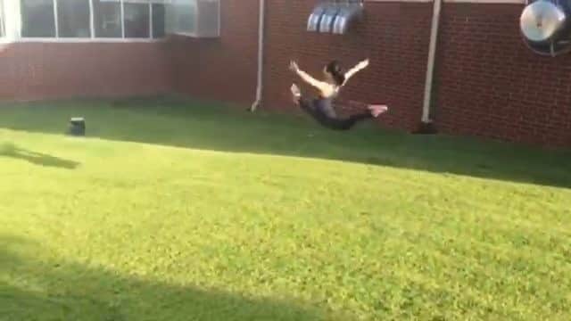 篠原枝令菜のインスタグラム：「Leaping into summer break!! #trainingtime Vid creds: @julialammerss」