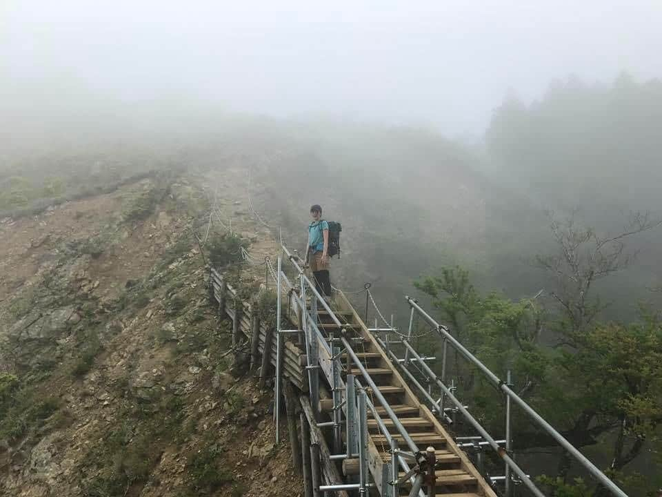 清浦夏実さんのインスタグラム写真 - (清浦夏実Instagram)「天空散歩。 #登山 #山登り #トレッキング #初心者 #丹沢 #ヤビツ峠 #塔ノ岳 #大倉 #稜線歩き #登り #バテた #karrimor #patagonia #colombia #scarpa #montbell  ライターの黒田隆憲さんにお誘い頂き丹沢は塔ノ岳へ！最高に楽しかったです！もっと歩けるようになりたい！」5月25日 22時34分 - kiyo_723