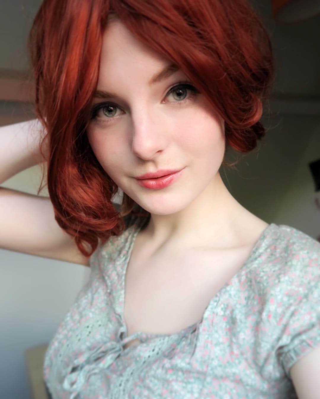 Ella Freyaのインスタグラム：「In summer I get a freckle moustache 👨🏻@faunusilva used me tease me when we were young 😂」