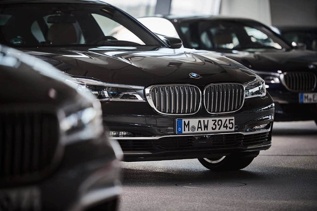 BMW Thailandさんのインスタグラム写真 - (BMW ThailandInstagram)「Standing still with a massive power inside. The #BMW #M760Li #xDrive Model V12 Excellence  Cr. @BMW」5月26日 13時34分 - bmwthailand