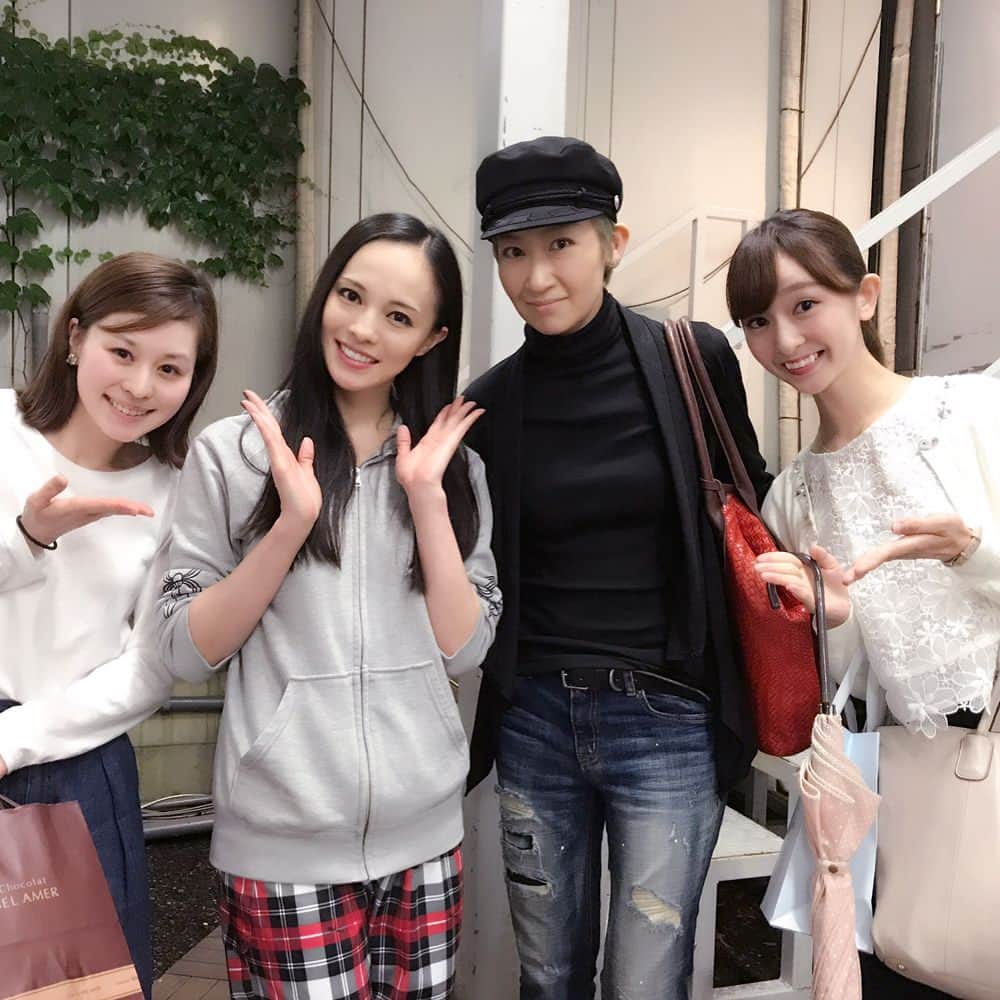 大湖せしるさんのインスタグラム写真 - (大湖せしるInstagram)「日付変わってしもたけど投稿さしてー！ NARUTO、19時公演無事終了。 お天気悪い中 皆様おぉきにでしたぁ。 今日は 可愛い下級生ほのり&ロココと、、、 なななんと！！ 雪ちゃんこと 未涼亜希様が！！！ あーもー幸せすぎて 眠れるか心配っ♡ #ナルステ #naruto  #ninja  #宝塚 #雪組 #未涼亜希 さん #雪丸様❤︎ #妃桜ほのり #月華雪乃 #tsunade  #大好き #仲間」5月27日 0時16分 - cecile_daigo