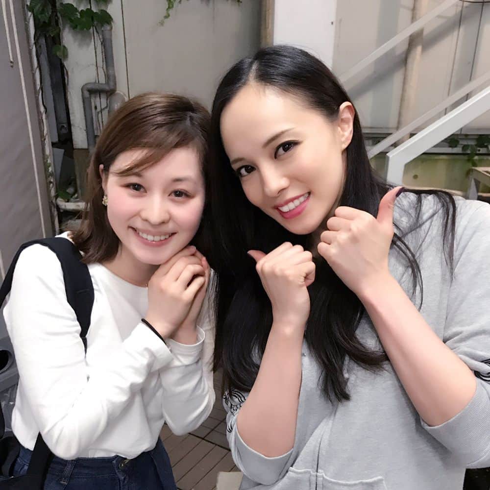 大湖せしるさんのインスタグラム写真 - (大湖せしるInstagram)「日付変わってしもたけど投稿さしてー！ NARUTO、19時公演無事終了。 お天気悪い中 皆様おぉきにでしたぁ。 今日は 可愛い下級生ほのり&ロココと、、、 なななんと！！ 雪ちゃんこと 未涼亜希様が！！！ あーもー幸せすぎて 眠れるか心配っ♡ #ナルステ #naruto  #ninja  #宝塚 #雪組 #未涼亜希 さん #雪丸様❤︎ #妃桜ほのり #月華雪乃 #tsunade  #大好き #仲間」5月27日 0時16分 - cecile_daigo