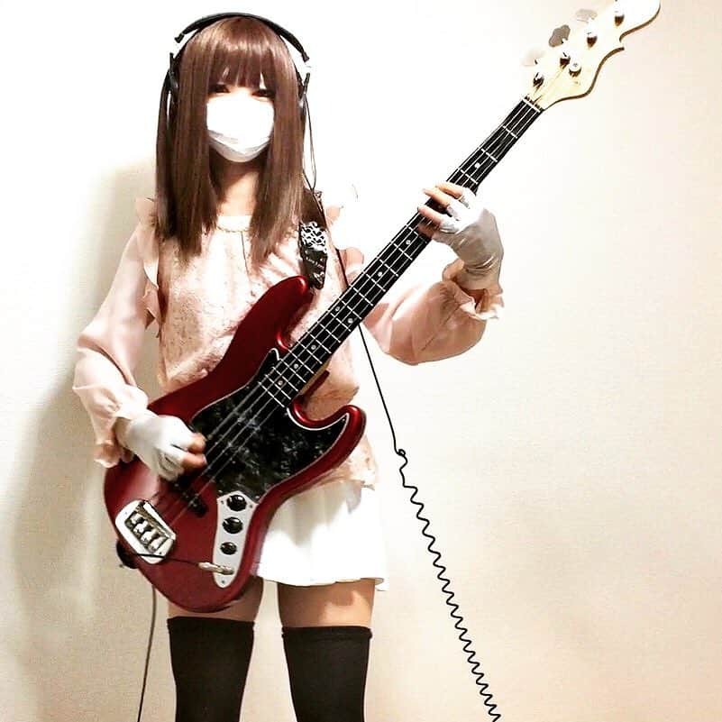 はるちんのインスタグラム：「2017/05/26❤️ #はるちん #haruchin #ベース #bassist」