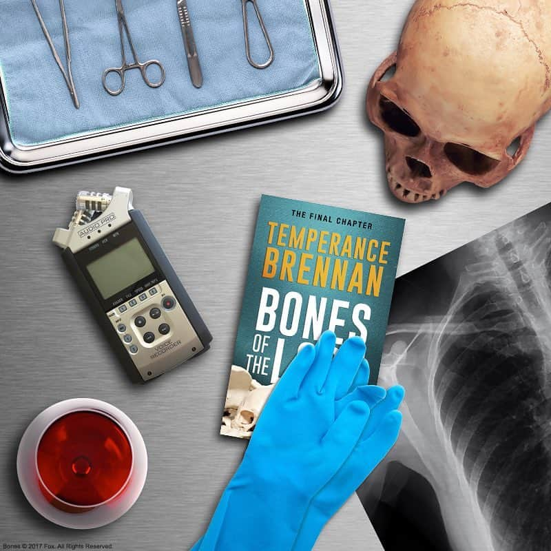 Bonesさんのインスタグラム写真 - (BonesInstagram)「Nobody handles the tools of the trade like Dr. Brennan.  Own #Bones The Final Chapter on DVD 6/13.」5月27日 0時55分 - officialbones