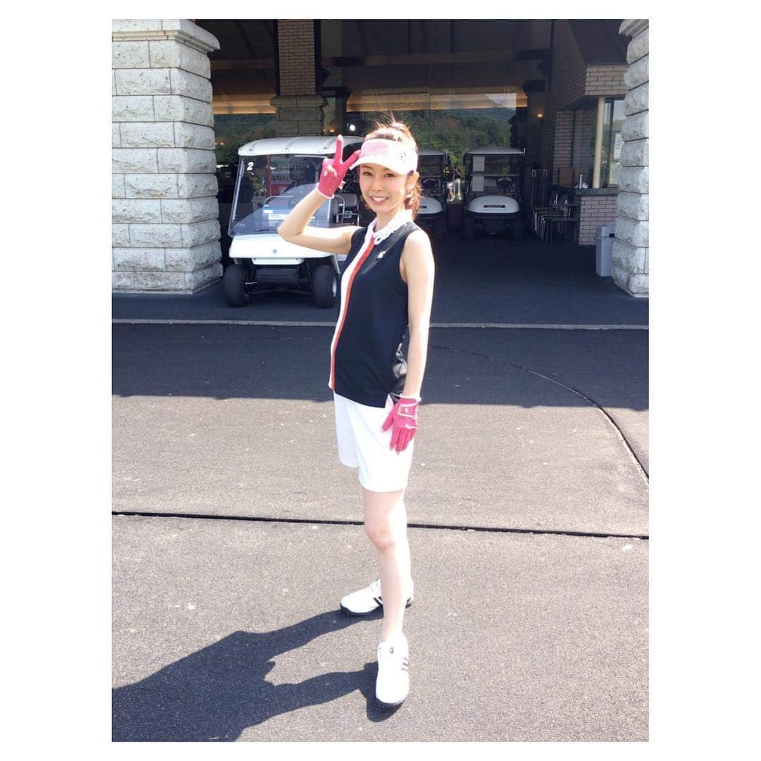 宮崎宣子さんのインスタグラム写真 - (宮崎宣子Instagram)「今日のゴルフウェア🏌✨ #golfwear #archivio #今日のコーデ #ゴルフウェア #golf #golflife #miyazaki_nobuko #宮﨑宣子 #宮崎宣子 #お疲れ様でした #あすゴル #明日見てね #ゴルフ女子」5月27日 21時40分 - miyazaki_nobuko