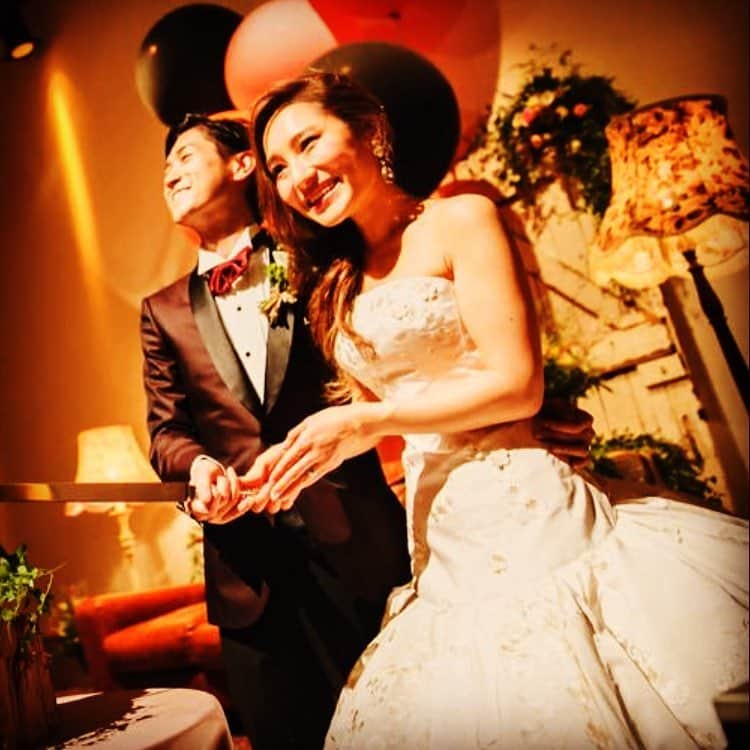 WEDDING DRESS KEITA MARUYAMAのインスタグラム：「#keitamaruyamawedding  人気ドレス KEITAMARUYAMAらしい 桜の刺繍のマーメイドドレス ★ケイタマルヤマドレスご試着も可能です。  丸山邸（南青山）完全予約制 ★詳細は以下からwebサイトのURLをタップ頂きご確認ください。@keitamaruyama_wedding wedding by @crazy_wedding @faccie.nihouda  #mariage#結婚#永遠#誓い#結婚式#ウエディング#ウエディングドレス#ドレス#プレ花嫁#結婚指輪#結婚準備#ケイタマルヤマ#ケイタマルヤマドレス#ケイタマルヤマウエディングドレス#order#rental#fullorder#happy#刺繍#桜#tokyo#丸山邸#南青山」