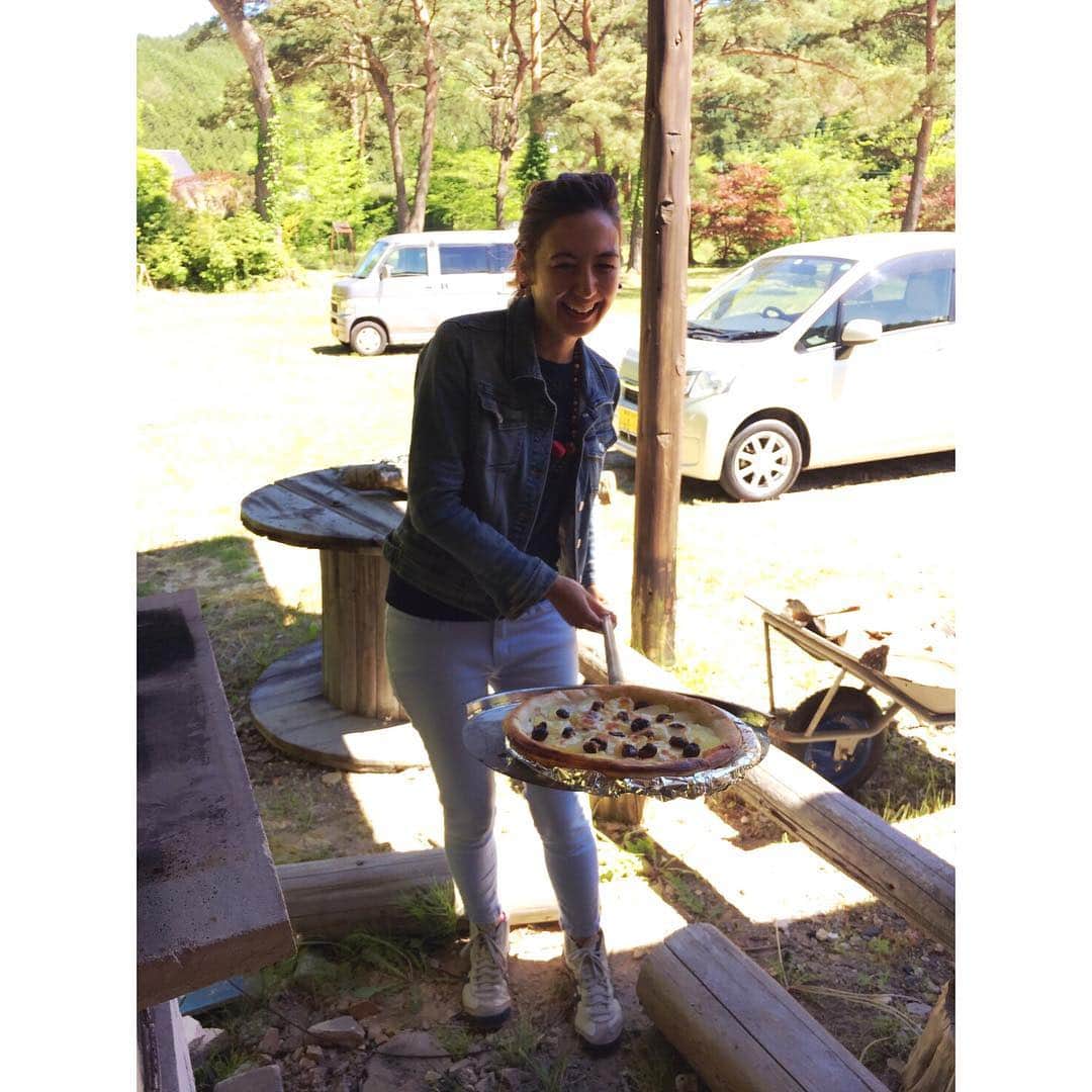 イレーネのインスタグラム：「Pizzeria Irene🍕 #ばんじゃーる駒ヶ原 #したラバーズ #ピザ窯 #設楽町 #奥三河 #ピザ #川本えこさん #段戸牛 #肉食べた！」