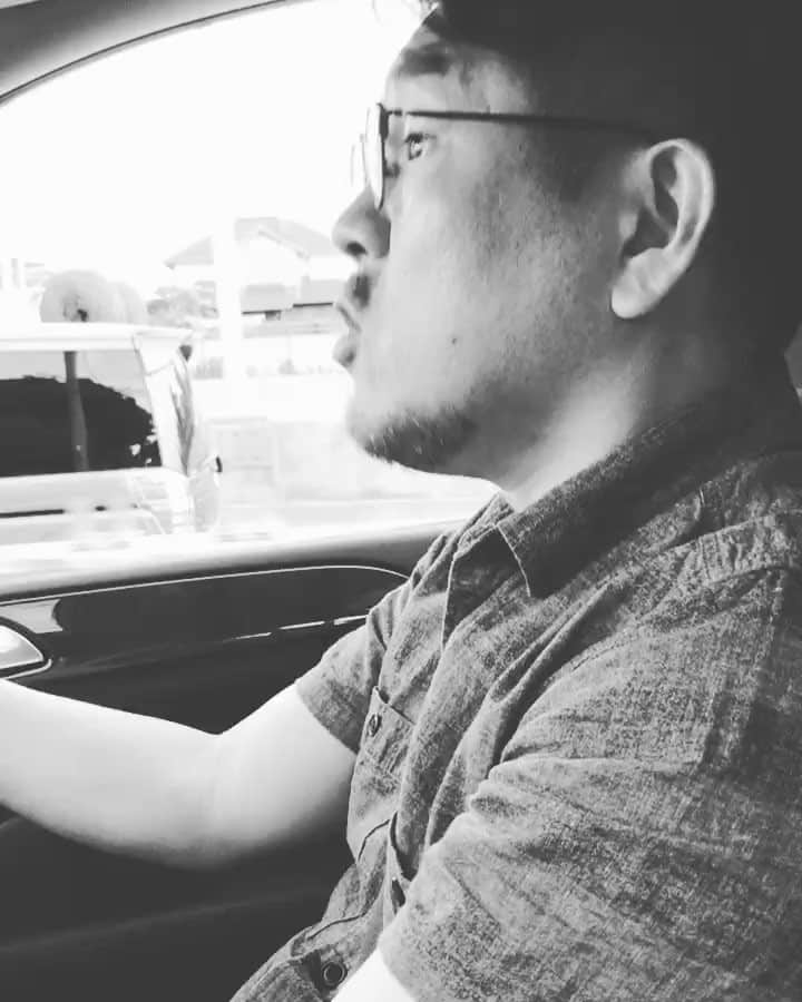 藤本敏史のインスタグラム：「みなさんあしたからまた 1週間  がんばっていきましょう😌✊🏼」