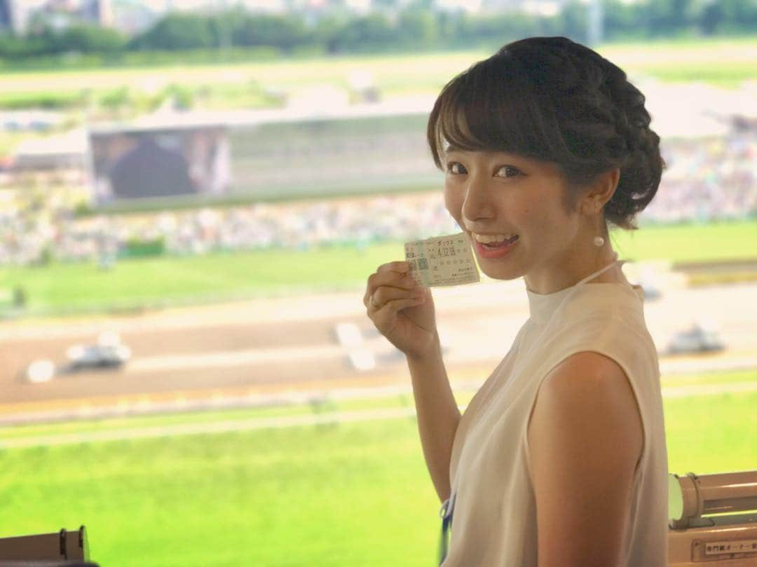 海老原優香さんのインスタグラム写真 - (海老原優香Instagram)「人生初競馬🏇 日本ダービーへ🇯🇵🏇 #ビギナーズラックの笑顔🙌🏻✨ #ハマりそう😂 #レイデオロ #ルメール #日本ダービー #人生初#競馬#休日」5月29日 8時35分 - ebioffi