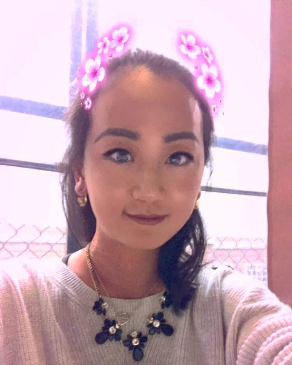 フェリシア・ザンのインスタグラム：「The rare occasion when I do a "full face" of makeup and Snapchat it 🤷🏻‍♀️」