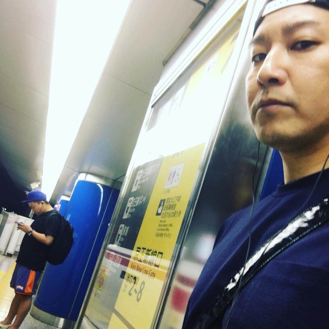長田庄平のインスタグラム：「相方発見 #相方 #探険 #発見 #僕の街 #チョコレートプラネット」