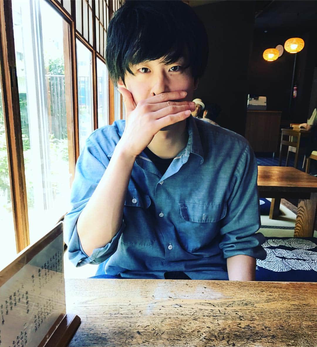 若葉竜也さんのインスタグラム写真 - (若葉竜也Instagram)「いつもの、蕎麦屋。いつもの、幼馴染。」5月29日 12時05分 - ryuya_wakaba.official