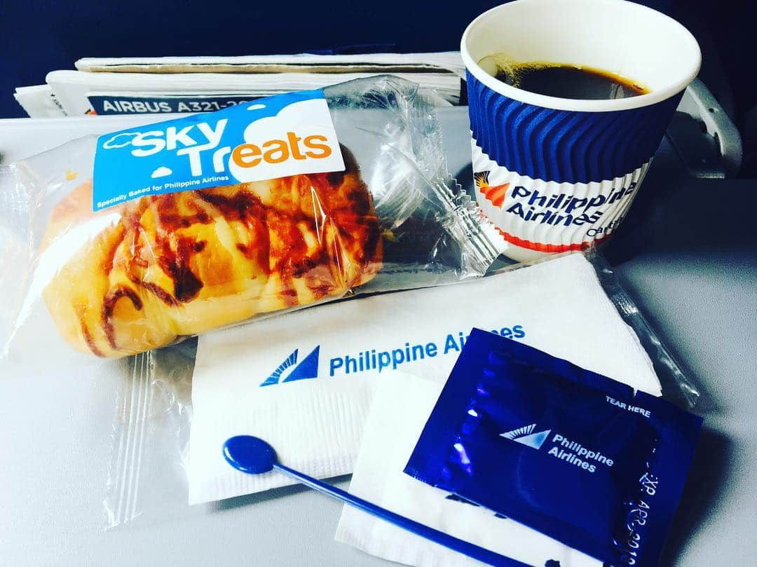 Jurina Otsukiさんのインスタグラム写真 - (Jurina OtsukiInstagram)「✈️☕️🥄🌭💕 #lunch 🍽 #Philippines 🇵🇭 #airlines ☁️」5月29日 15時13分 - juri_jurina_888