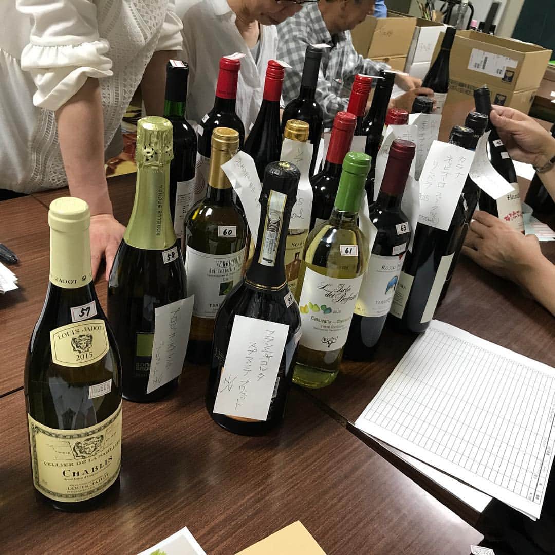 アイ・ウィッシュのインスタグラム：「6月４日ワイン会準備  #ぶどうの会」