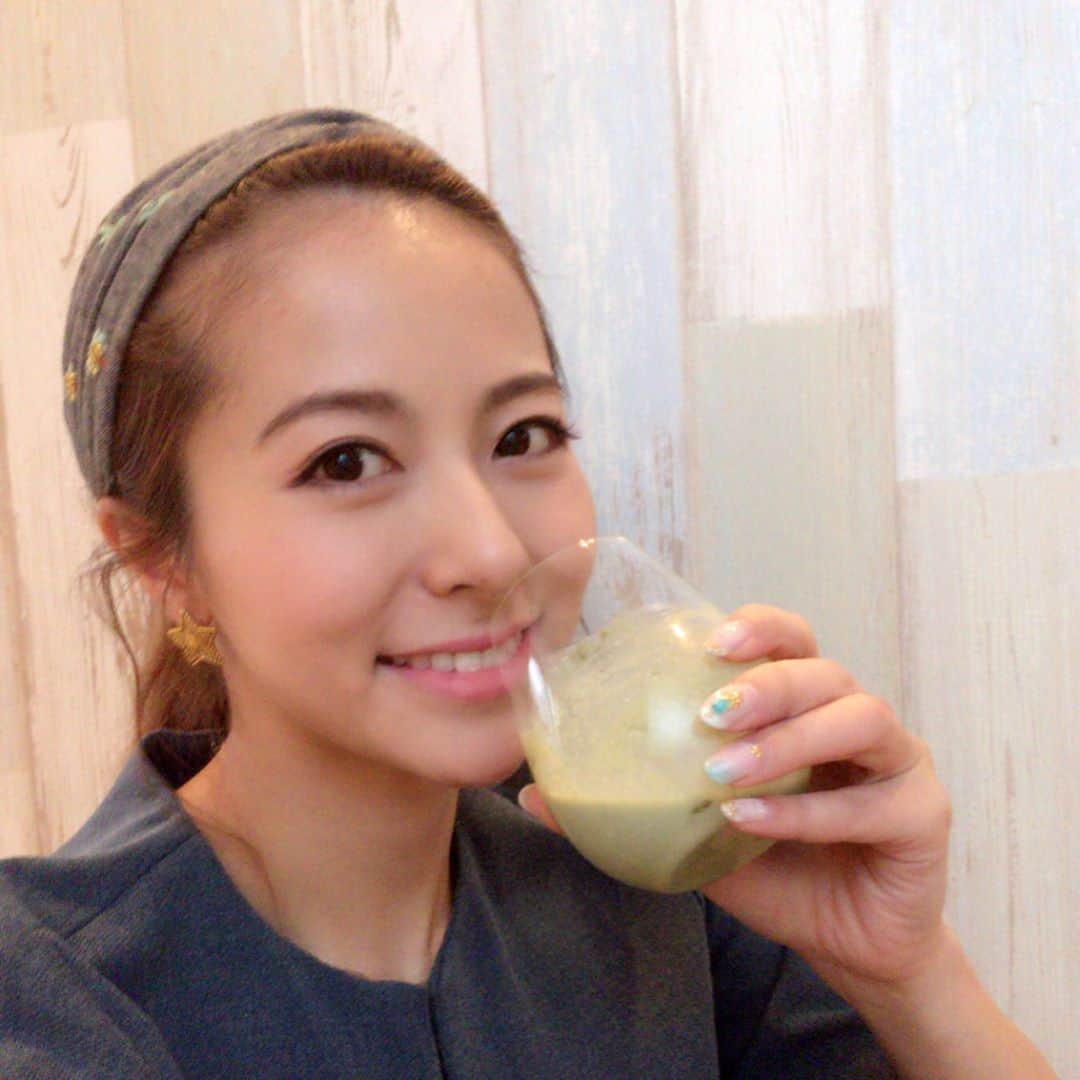 神戸蘭子さんのインスタグラム写真 - (神戸蘭子Instagram)「最近、ホントに飲んでいるスムージー♡  #スリムなでしこ  #まぜまぜするだけ  #使わなくなったスロージューサー #誰か使いませんか」5月29日 17時04分 - ranran0414