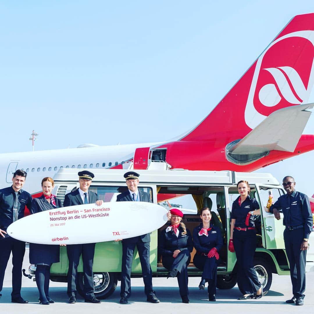 エアベルリンのインスタグラム：「Today,😁 #airberlin added its new #nonstop connection from Berlin-Tegel to #SanFrancisco 🌁 ✈️ #FlySFO from #Berlin four times a week!  #airberlincrew #YesWeFlyUSA #VisitCalifornia #aviation #aviationlovers #aircraft #avgeek #plane #planelovers #aircraft #planespotter #spotter #spotting #aviationphotography #fly #flying #airbus #airbuslovers #aviationgeek #cabincrew #cabincrewlife」