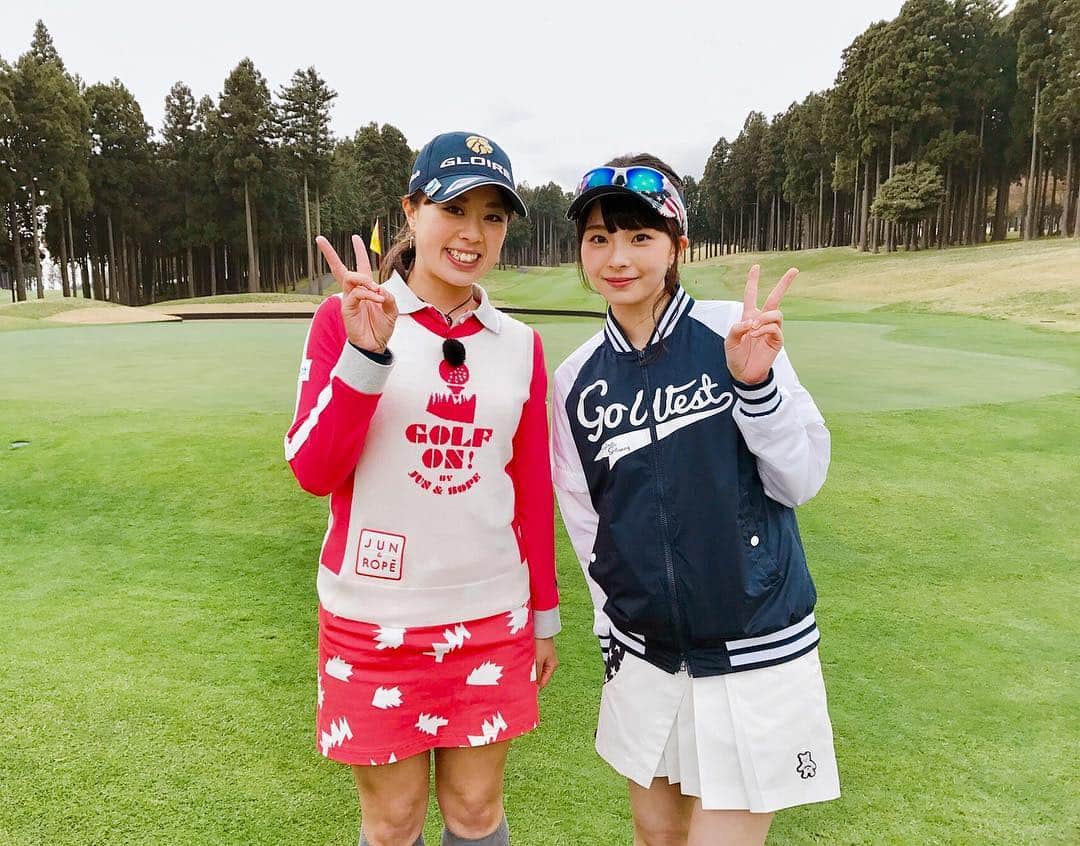 笹原優美さんのインスタグラム写真 - (笹原優美Instagram)「★ 今夜は「ゴル魂」✨ ゴルフネットワークでの第2回放送日です😊⛳️ . 今日は同じチームで戦った アマチュアゲストの川口ゆりなちゃんとのツーショットを📸 アイドルとして活動しているゆりなちゃん💕 細くて白くてすっごく可愛いのに力強いスイングでした😆 ゴルフを好きな気持ちが伝わってきて一緒にプレーするのが楽しかったです🏌️‍♀️✨ ゆりなちゃんがどんなゴルフをするのか😋 今夜の放送をお楽しみに〜💕💕 . 【ゴル魂】 テレビ埼玉とゴルフネットワークにて6週にわたって放送されます✨ ●テレビ埼玉(毎週土曜日 23:00〜23:30) 5/20,27,6/3,10,17,24 ●ゴルフネットワーク(毎週火曜日 23:30〜24:00) 5/23,30,6/6,13,20,27 #ゴルフ#golf#ゴル魂 #テレビ埼玉#ゴルフネットワーク #川口ゆりな ちゃん#笹原優美」5月30日 21時11分 - yumi_sasahara_official