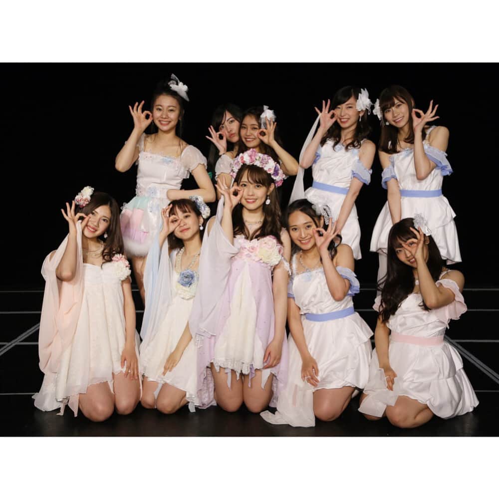竹内舞さんのインスタグラム写真 - (竹内舞Instagram)「卒業公演🌸 とーっても不思議な感覚で 言葉に表せない気持ちでした。笑 １つ１つのフリを大切に噛みしめるように踊りました とにかく感謝でいっぱいな気持ち☺️ #竹内舞卒業公演」5月30日 18時51分 - 01maitakeuchi