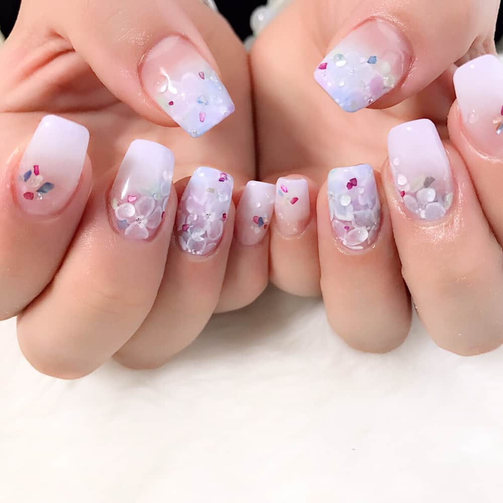 鈴華ゆう子のインスタグラム：「#紫陽花ネイル #6月生まれ #なかやまちえこ」