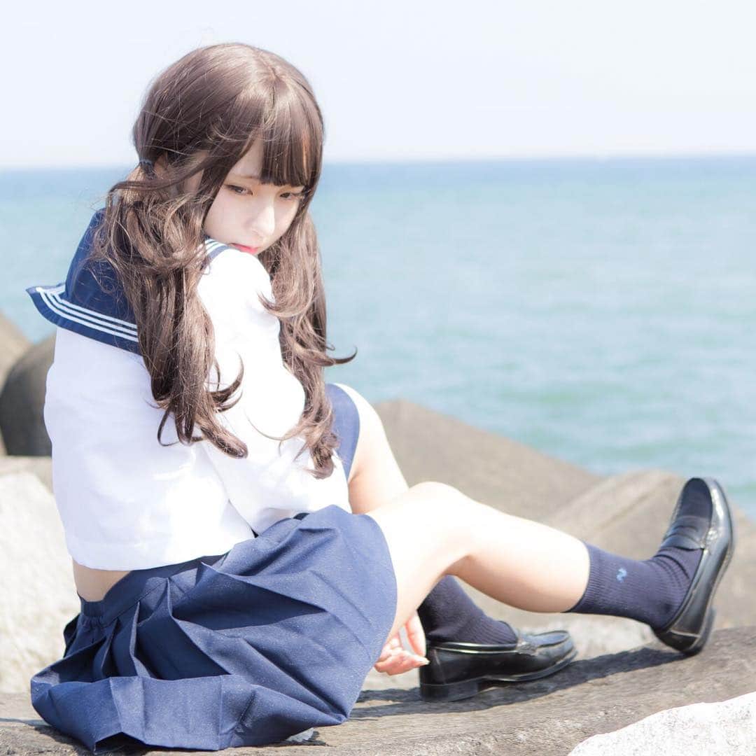 あんにゅい豆腐さんのインスタグラム写真 - (あんにゅい豆腐Instagram)「海と君 。。。。 #あんにゅい豆腐 #ennuimamefu #photo #photography #camera #一眼レフ #写真 #カメラ #写真好きな人と繋がりたい #カメラ好きな人と繋がりたい #cosplay #コスプレ #costume #cosplayer #cosplayers #cosplaying #model #japan #japanese #japanesegirl #sea #海 #ポトレ #ポートレート #セーラー服 #制服 #学生 #jk」5月31日 10時13分 - p_cos4