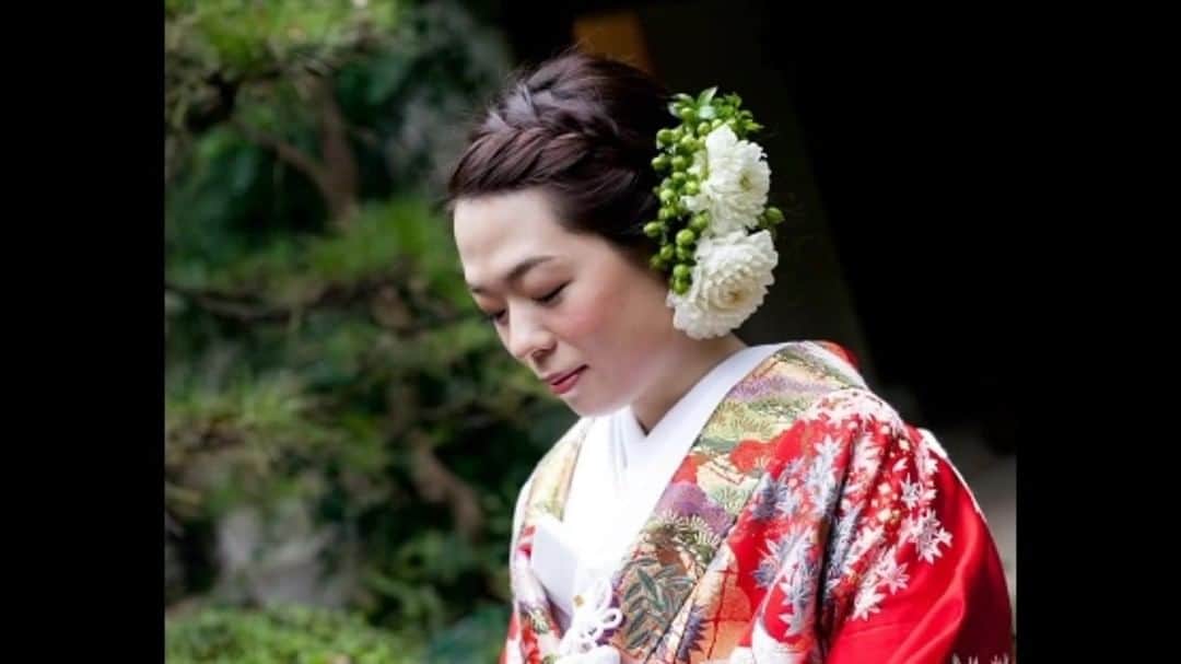 晴レの日｜HARENOHIのインスタグラム：「プレ花嫁さん必見！和装花嫁ヘアカタログ♪ #晴レの日 #和装 #和婚  #神前式 #神社結婚式 #プレ花嫁 #卒花 #日本中のプレ花嫁さんと繋がりたい #和婚をもっと盛り上げたい #結婚式準備 #ヘアカタログ #花嫁ヘアスタイル #和装ヘアスタイル#花嫁ヘア# #2018年春婚 #2017年秋婚 #色打掛 #kimono #weddingphotography #wedding #japan #happy #love #bridehairstyle #cooljapan #instagood #harenohi」