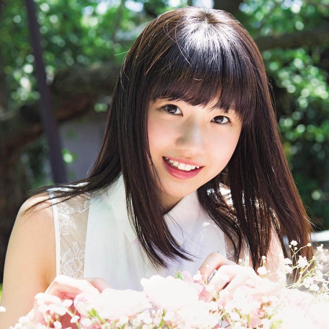 週刊少年マガジンのインスタグラム：「本日発売の週刊少年マガジン26号のグラビアは #STU48 #瀧野由美子 ちゃん。こちらのクオカを50名様に！  #マガジン #瀬戸内 #akb48group」
