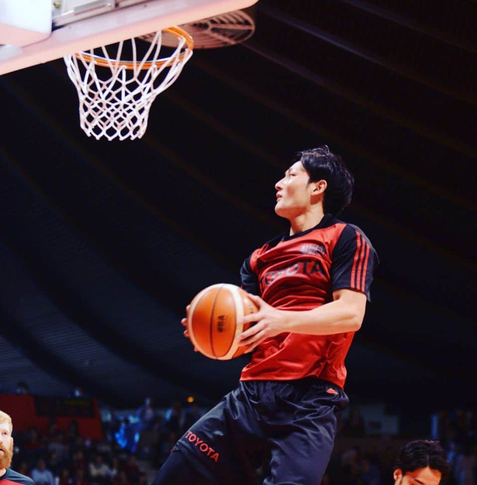 田中大貴のインスタグラム：「Bリーグ初年度色んな事を経験できて良かったです。 ファンの皆さん応援ありがとうございました。 成長した姿をまた来シーズン見せれるように頑張ります。 まずは明後日から長野で行われる東アジア大会頑張ります！」