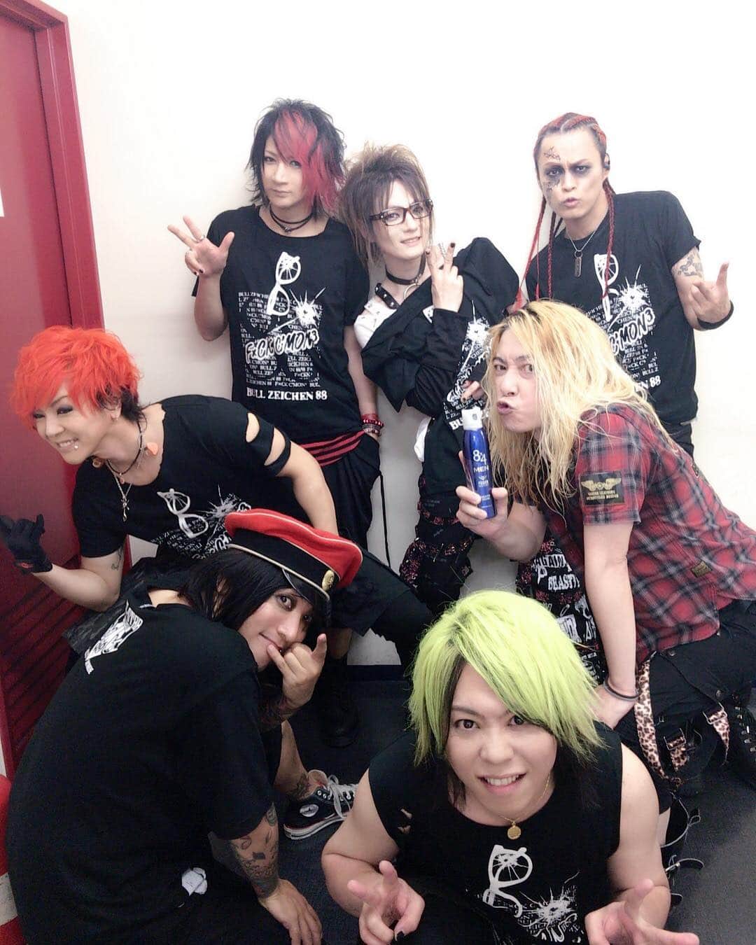 のインスタグラム：「ブルハチ fxck'c'mon ツアーファイナル 新宿BLAZE 公演終了‼︎ ✨ . 久しぶりのDUSTAR-3 とのタイバン、マジ楽しかったわちょうらぶ( ´ ∀ ` )❤️ . そしてチームブルもマジらぶ❤️❤️ . スタッフもお疲れ様でしたホントらぶ❤️ . #bullzeichen88 #ファッカモン #チームブル #dustar3 #live #liveshow」