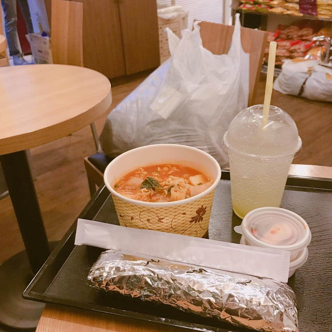 のインスタグラム：「신상 사입하러 🤧」