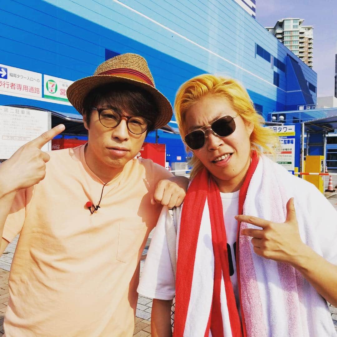 田村淳のインスタグラム：「グッシー！女の子です！ いつもバーベキューやってるイメージ 俺のサングラスを色々探してくれる サングラスのプロフェッショナルです メガネを拭く生地を独自に開発してる人 その生地を世界で売るために ニューヨークで勝負する人 やっぱり行動力ある人は魅力的  #仲西眼鏡店」