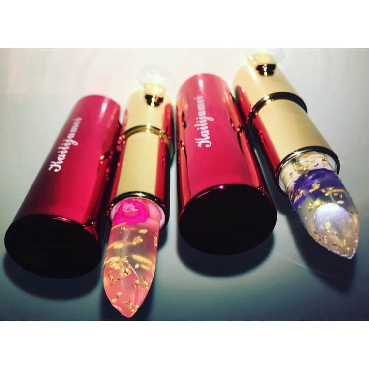 相澤瑠香のインスタグラム：「欲しかったカイリジュメイのリップ💄  #lipstick #kailijumei #カイリジュメイ #rouge #beautiful #cosmetics #cute #pink #purple #lovemakeup #present #thanks #good」