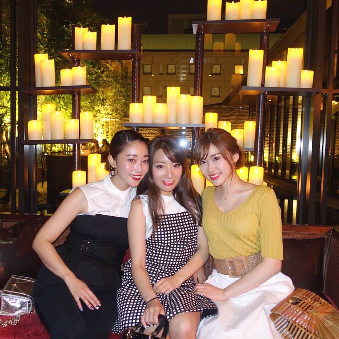 藤川沙弥のインスタグラム：「先日オリエンタルホテルの期間限定のTHE ROOF TOP BBQへ行ってきました😍美味しいお料理に今の季節のテラスが気持ちよくて最高〜🍖😋🍴☀️ . . #orientalhotelkobe#オリエンタルホテル#オリエンタルテラス#tot#bbq#yummy#friends#bff#love#神戸#オリエンタルホテル旧居留地#ルーフトップ#バーベキュー#女子会#셀카#셀피#셀스타그램#친스타그램#最近会いすぎ♡笑#れもんちゃんず」