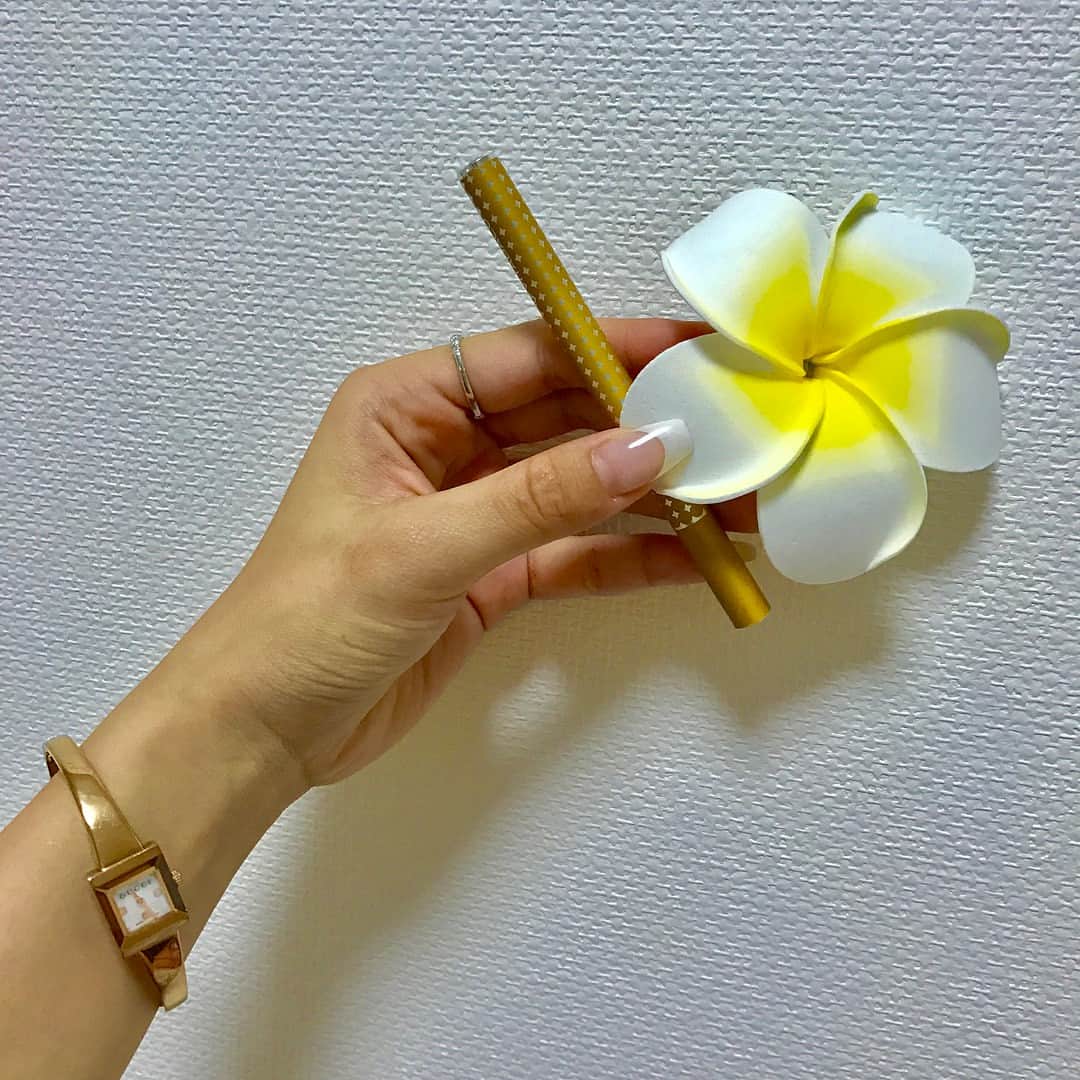 SHIHOさんのインスタグラム写真 - (SHIHOInstagram)「. . 最近ハマってる♡吸うビタミン #VITABACO (@vitabaco )🍋₍₍ ◝(●˙꒳˙●)◜ ₎₎ . タバコじゃなくてビタミンがとれる 水蒸気スティックです😍✌️️ わたしはレモンティーゴールド🍋♡ . ニコチンやタールは入ってないし 美容にもいいから続けようっと💋🌺💕 . →http://vitabaco.com . . #vitabaco #ビタバコ #水蒸気スティック #水蒸気 #ビタミン #vitamin #コエンザイムq10 #ビタミンa #ビタミンb1 #ビタミンc #ビタミンe #天然 #植物成分 #ニコチン0 #タール #タバコの #臭い0 #5種類の #フレーバー #美容  #禁煙にも #fashionblogger #vitabaco❤️ #love #instalike #instagood #instacute #me #selfie」6月27日 23時38分 - cham_pipi