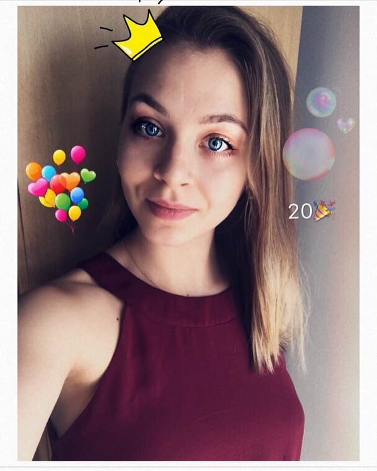 ダリア・ベクレミシェワ のインスタグラム：「#20yo 😱 не верится😅 Спасибо всем за поздравления!!!❤️все сбудется❤️ Thank you everyone for your congratulations!  Everything will come true 💃🏼💪🏼」