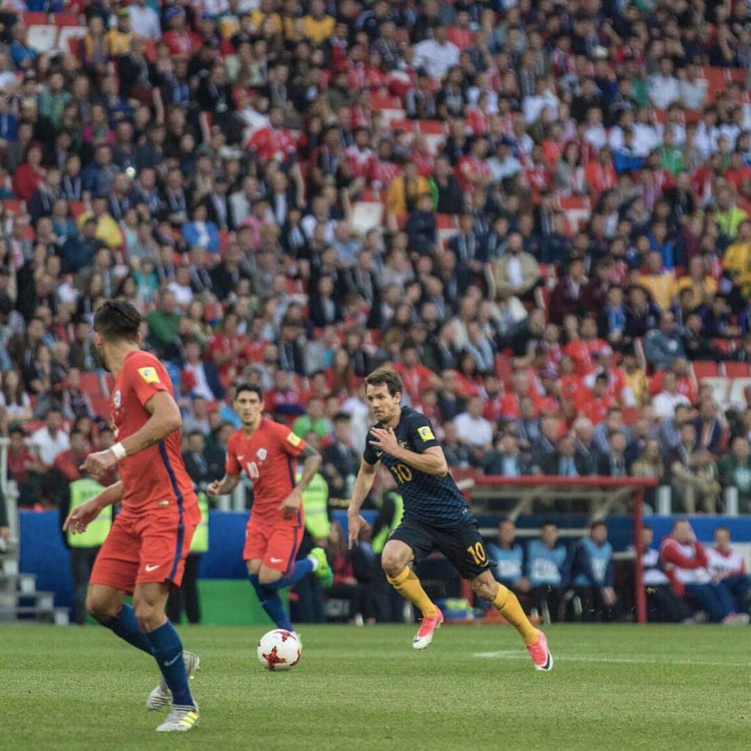 ロビー・クルーズのインスタグラム：「🇦🇺🇨🇱 great team performance #confederationscup #socceroos」