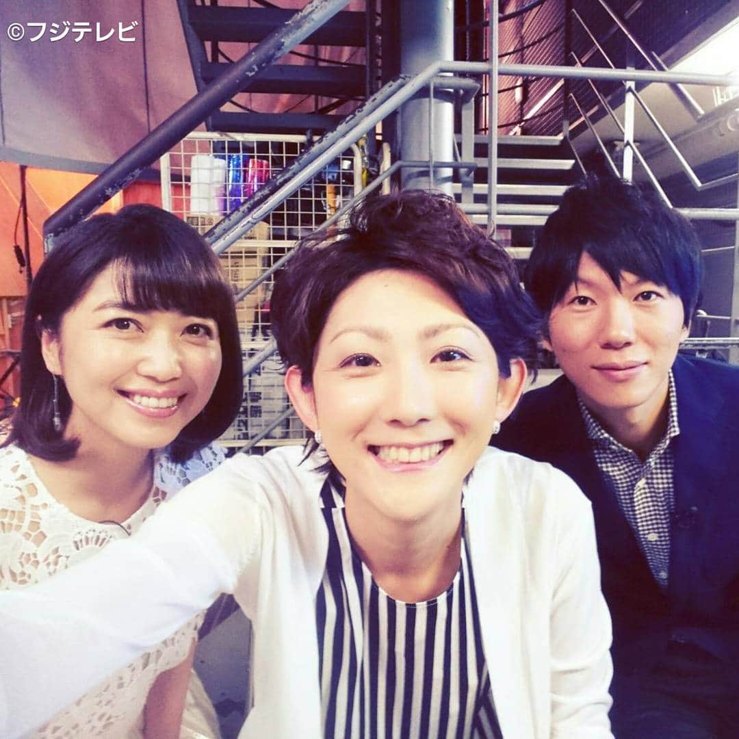 フジテレビ「とくダネ！」のインスタグラム：「スタジオ裏の控えスペースで恒例の森本さん自撮りフォト♪ 新妻さんと古市さんと一緒です!(^^)! さて、#どんなセリフが合うでしょう？ #新妻聖子 #古市憲寿 #森本さやか #とくダネ大喜利 #大喜利 #自撮り #自撮り女子 #とくダネコーデ #ファッション #コーディネート #今日のコーデ #アナウンサー #2017 #6月29日 #木曜日 #とくダネ #tokudane #フジテレビ #fujitv 170629」