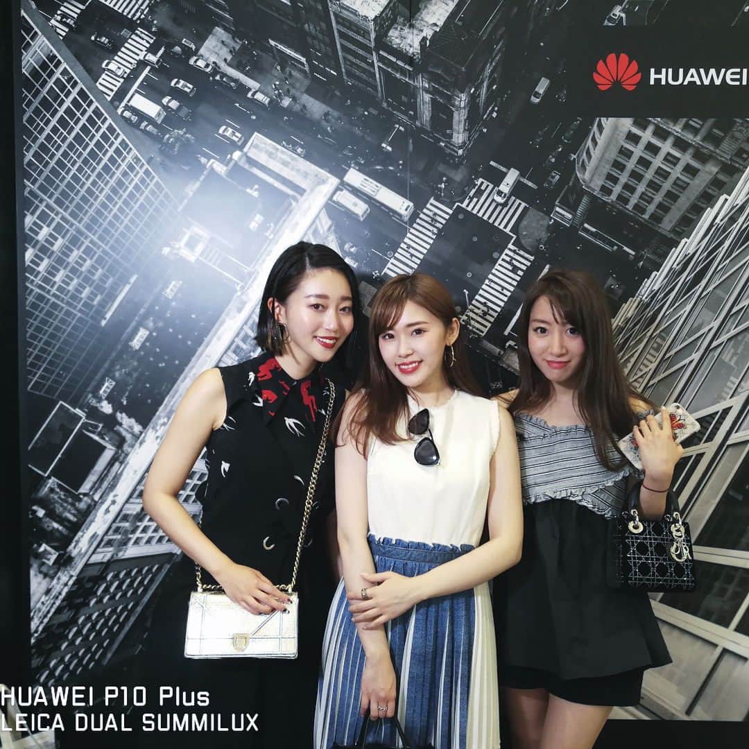 藤川沙弥のインスタグラム：「昨日は梅田をぶらぶらしてたらHUAWEIのイベントをしてたよ♡カメラの画質がすごく良くてびっくり🙄👏🏻📸 . . #HuaweiP10#photo#friends#love#셀카#셀피#셀스타그램#친스타그램」